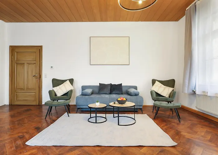 Cruwzo I Modern Centrally Located With Parking Modern Centrally Located With Parking Ingolstadt