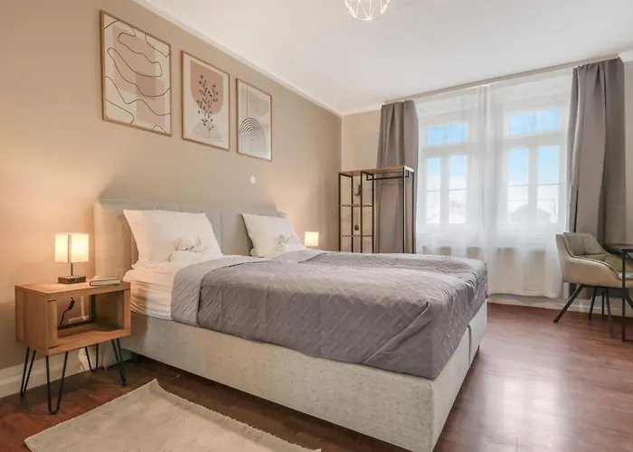 Cruwzo I Modern Centrally Located With Parking Modern Centrally Located With Parking 잉골슈타트