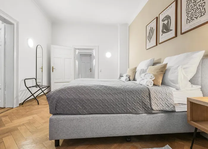 Cruwzo I Modern Centrally Located With Parking Modern Centrally Located With Parking * Ingolstadt
