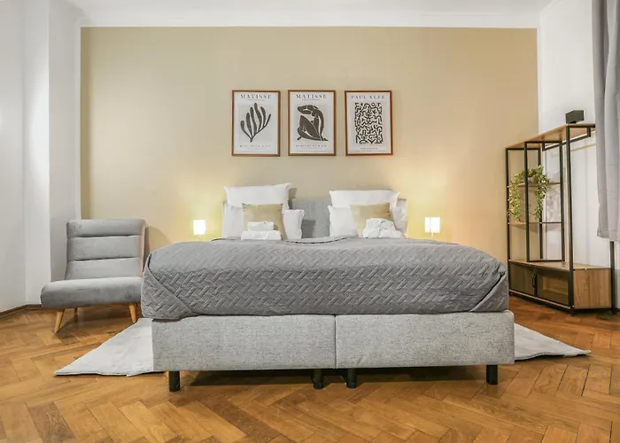 Cruwzo I Modern Centrally Located With Parking Modern Centrally Located With Parking Apartmán