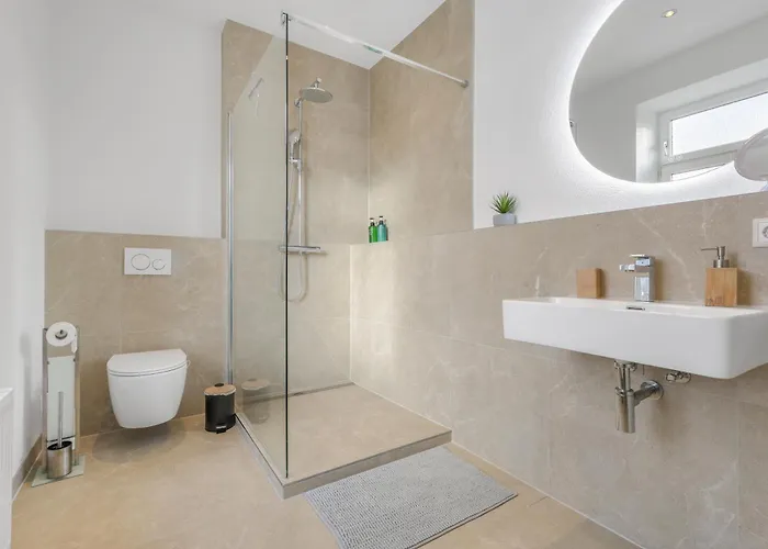 Cruwzo I Modern Centrally Located With Parking Modern Centrally Located With Parking Ingolstadt
