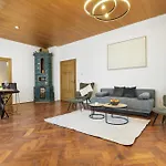 Cruwzo I Modern Centrally Located With Parking Modern Centrally Located With Parking * Ingolstadt