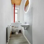 Cruwzo I Modern Centrally Located With Parking Modern Centrally Located With Parking Ingolstadt