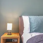 דירה Cruwzo I Modern Centrally Located With Parking Modern Centrally Located With Parking אינגולשטאט