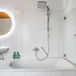 Apartment Cruwzo I Modern Centrally Located With Parking Modern Centrally Located With Parking *