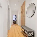 Cruwzo I Modern Centrally Located With Parking Modern Centrally Located With Parking Apartment *