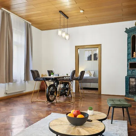 Apartment Cruwzo - Modern Centrally Located With Parking *