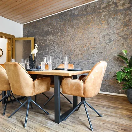 Cruwzo I Modern Centrally Located With Parking Modern Centrally Located With Parking Ingolstadt
