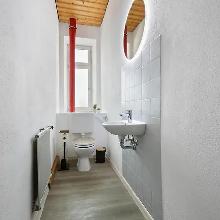 Cruwzo I Modern Centrally Located With Parking Modern Centrally Located With Parking Ingolstadt