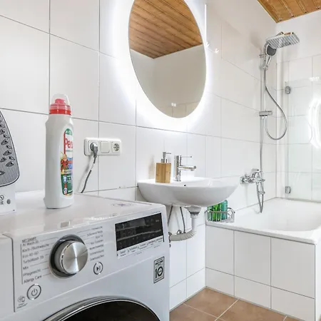 Cruwzo I Modern Centrally Located With Parking Modern Centrally Located With Parking * Ingolstadt