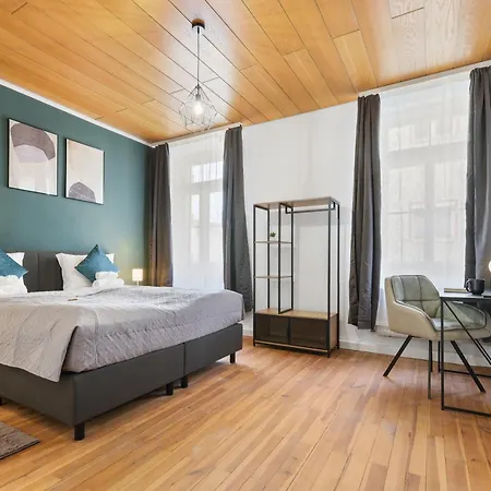 Apartment Cruwzo - Modern Centrally Located With Parking