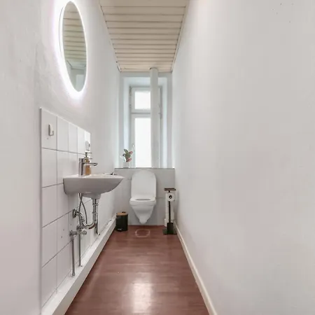Cruwzo I Modern Centrally Located With Parking Modern Centrally Located With Parking Appartamento *