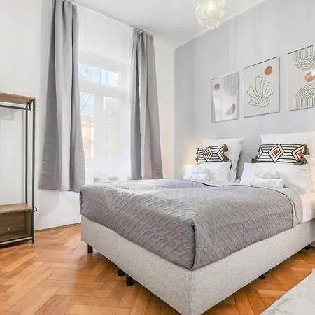 Cruwzo I Modern Centrally Located With Parking Modern Centrally Located With Parking 因戈尔施塔特