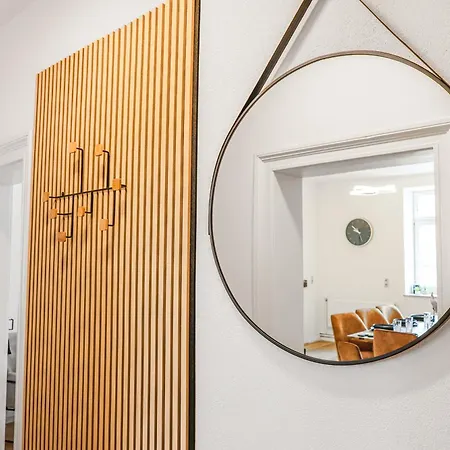 Apartment Cruwzo - Modern Centrally Located With Parking *
