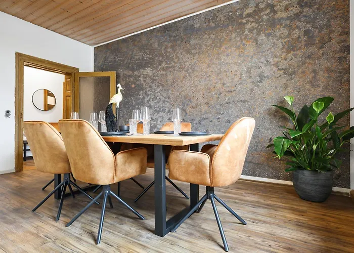 Cruwzo I Modern Centrally Located With Parking Modern Centrally Located With Parking Ingolstadt