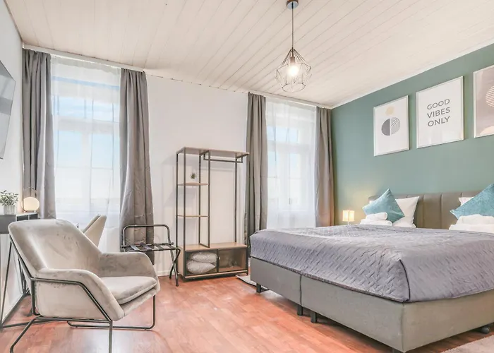 Cruwzo I Modern Centrally Located With Parking Modern Centrally Located With Parking * Ingolstadt