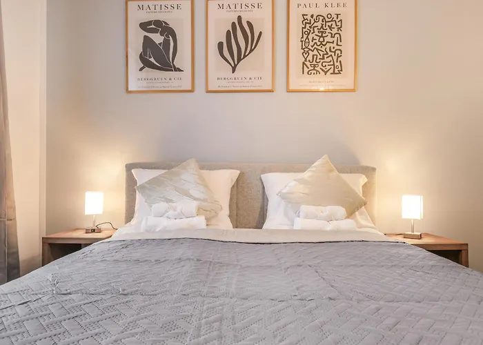 Cruwzo I Modern Centrally Located With Parking Modern Centrally Located With Parking Appartement *