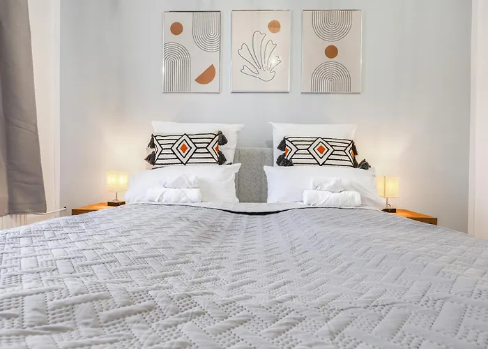 Appartement Cruwzo I Modern Centrally Located With Parking Modern Centrally Located With Parking