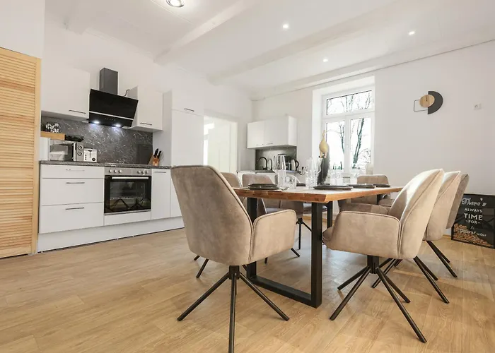 Cruwzo I Modern Centrally Located With Parking Modern Centrally Located With Parking * Ingolstadt